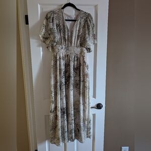 Women's maxi animal print shirt sleeve dress